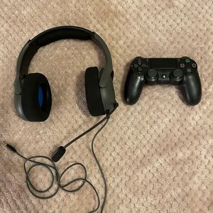 PlayStation4 Controller and Headset